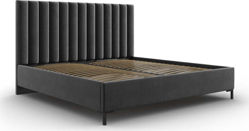 Tmavě šedá čalouněná dvoulůžková postel s úložným prostorem s roštem 140x200 cm Casey – Mazzini Beds Mazzini Beds